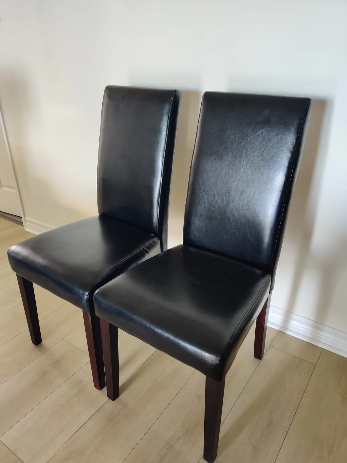 Leather Dining Chairs thumbnail
