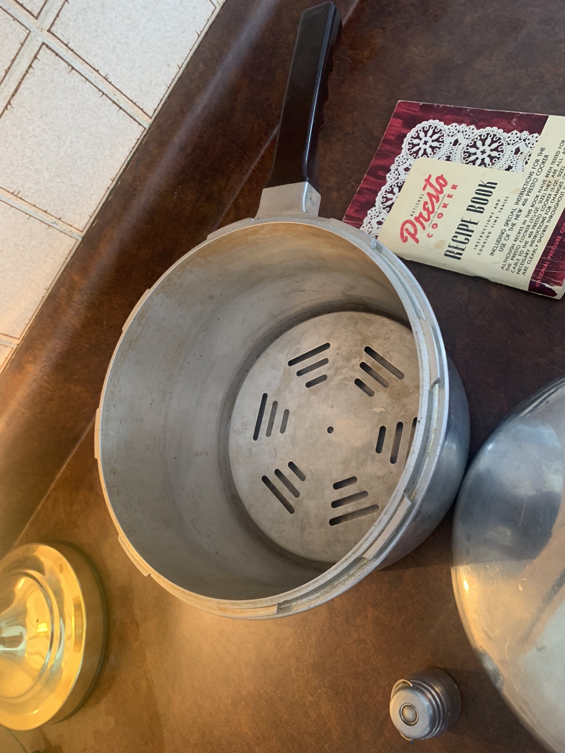 Vintage Presto Pressure Cooker Model 404 - photo 3