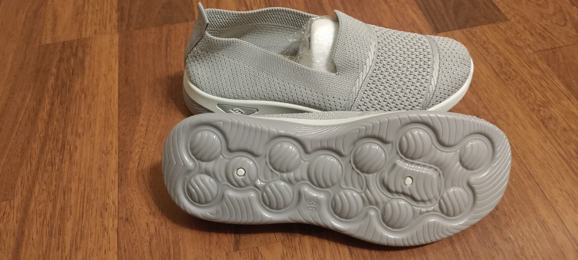 Women's casual slip-on sneakers (Brand New-Never used) - photo 3