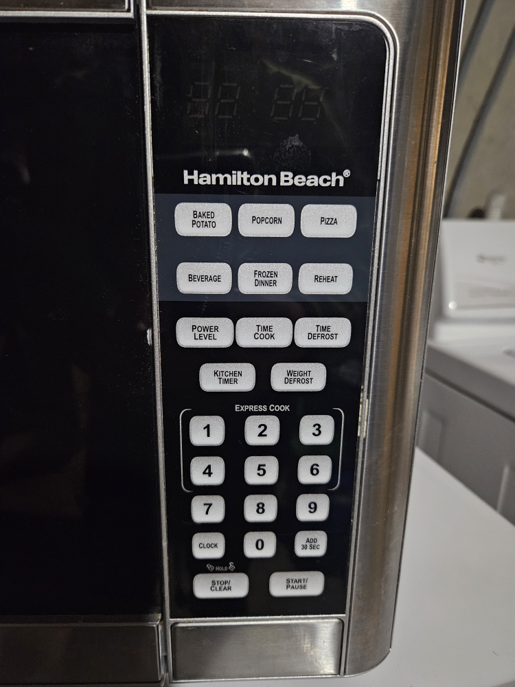 Hamilton Beach Microwave - photo 2