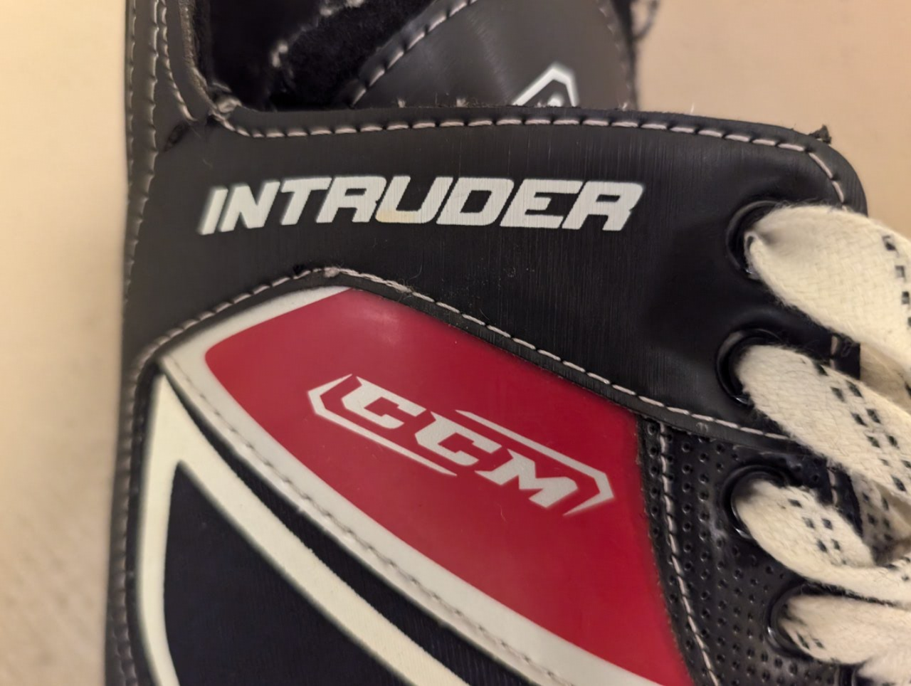 CCM Intruder Hockey Skates Size 10 - photo 2