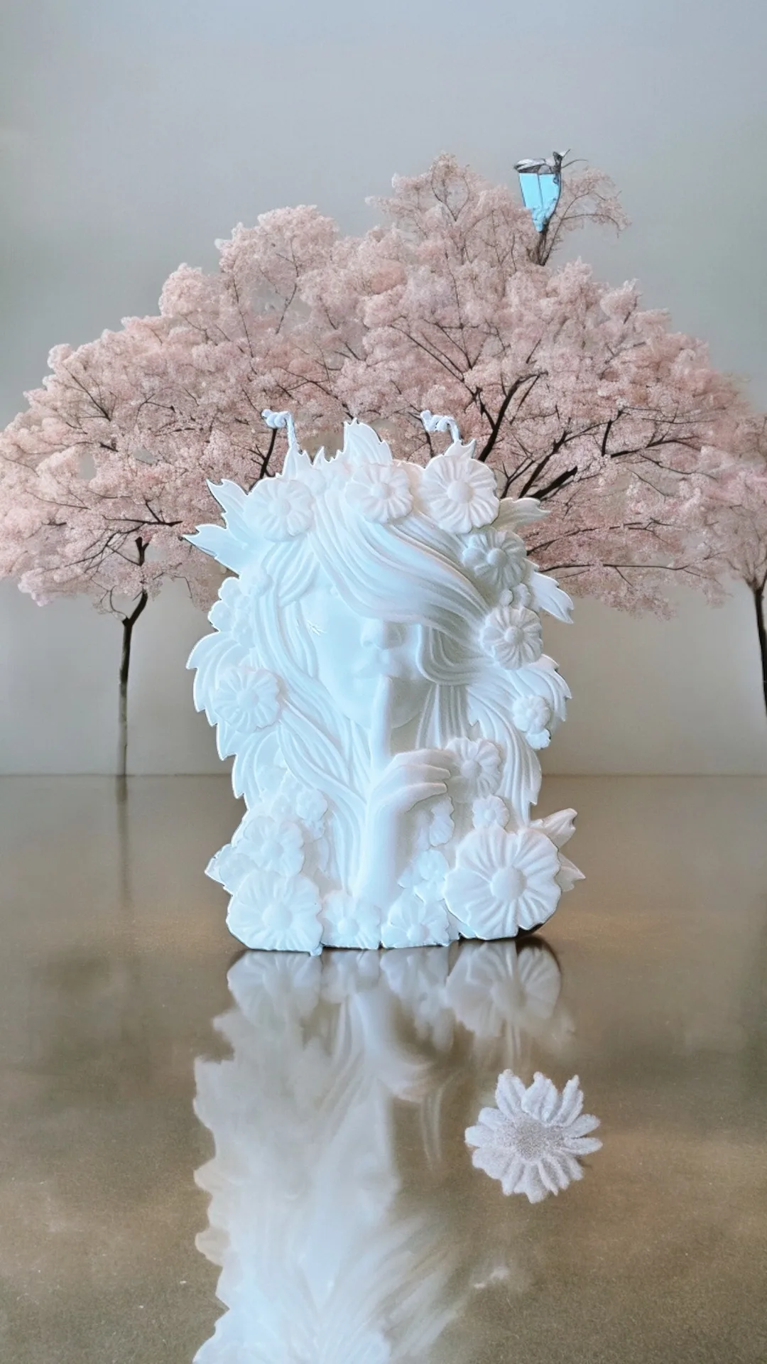 Floral Woman Candle image indicator(2)