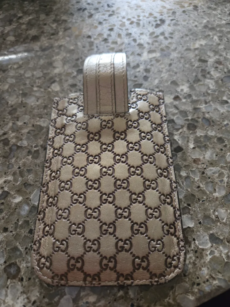 Authentic Gucci leather phone holder image indicator(2)