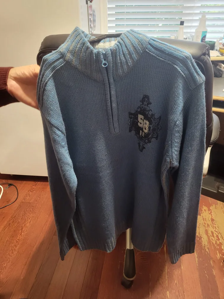 Boy youth sweater sz. Medium thumbnail