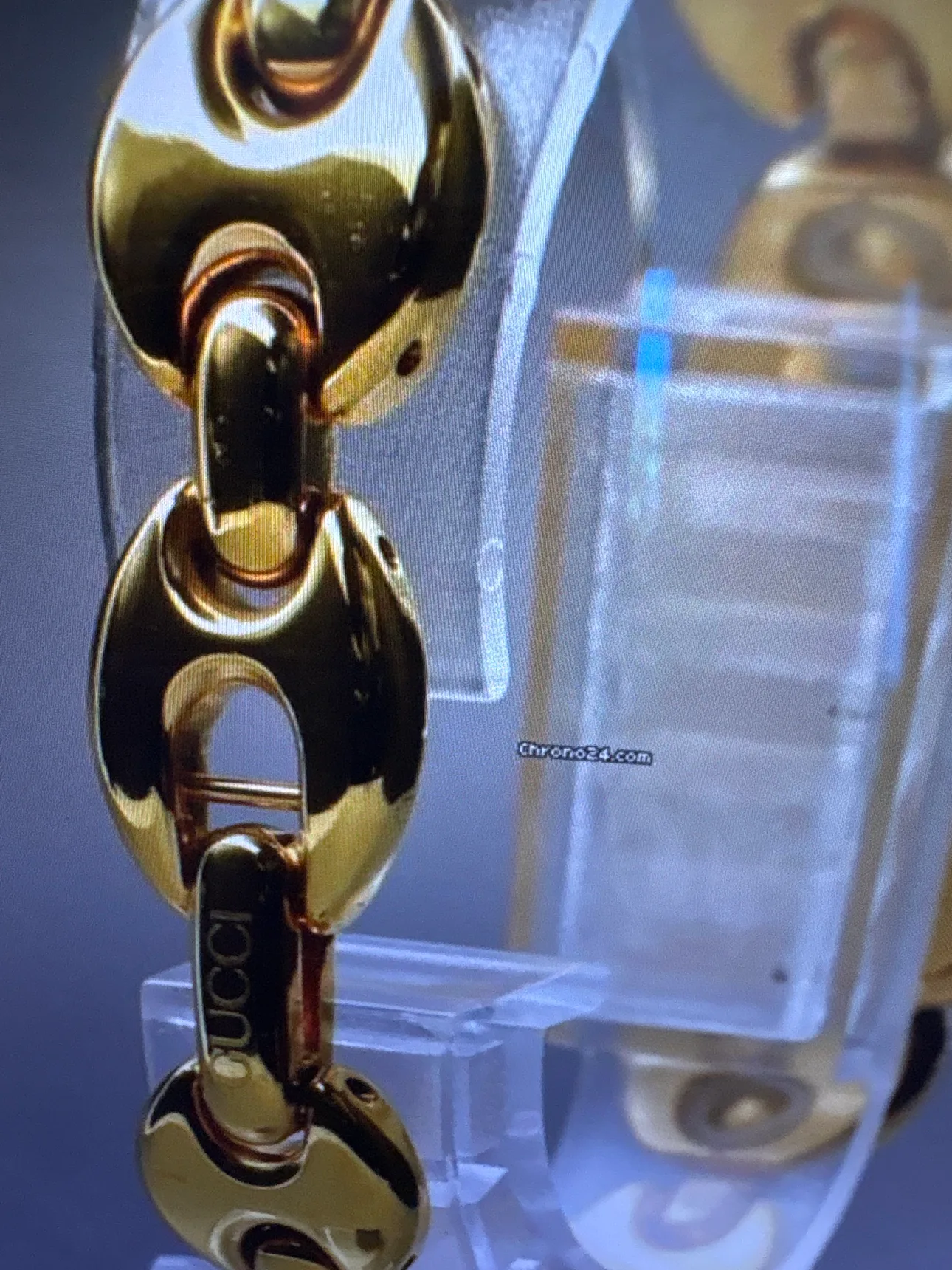 100% authentic Gucci Watch , red , black,gold quartz image indicator(7)