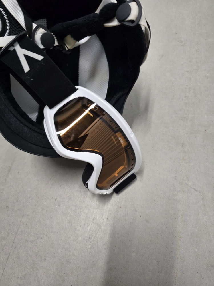 K2 Snowboard Helmet & Goggles - photo 3