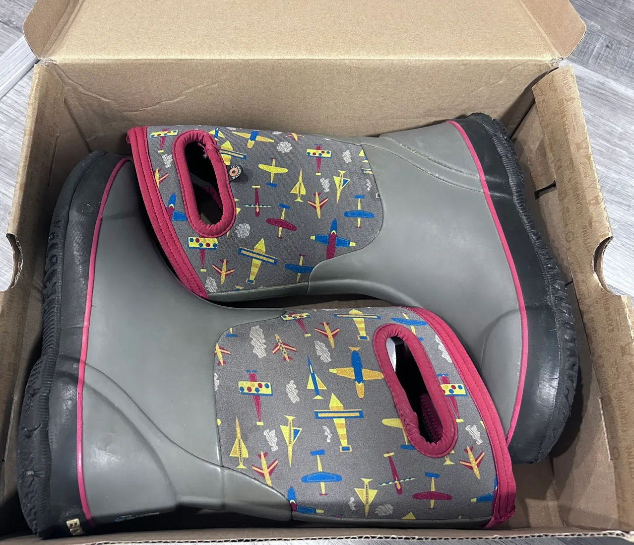 Bogs Kids Classic Plane Boots Size 3 thumbnail