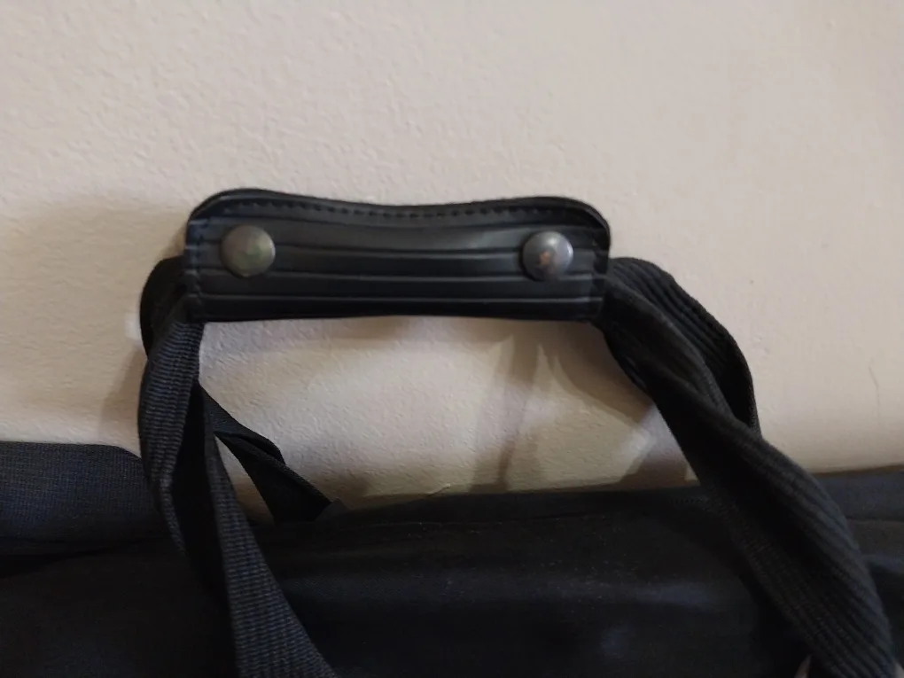 Arrow Hedge Black Messenger/Computer Bag. Firm price. image indicator(5)