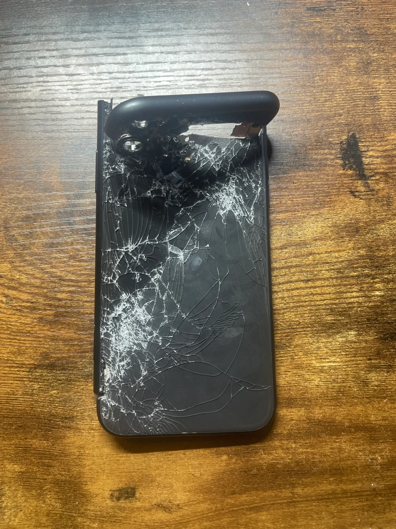 Very broken iPhone 11 thumbnail