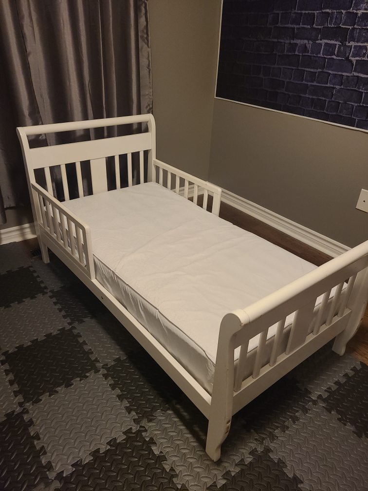 White Toddler Bed - photo 5