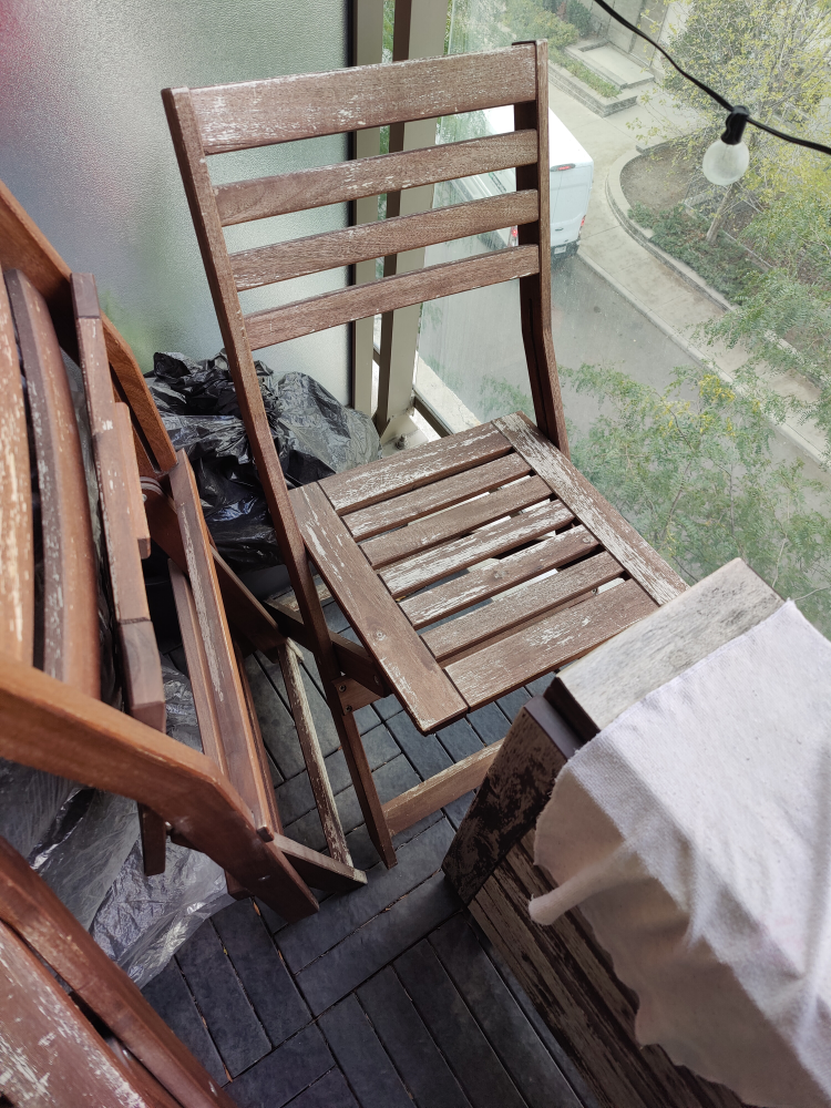 Patio Extendable Table(1) and Chairs(4)