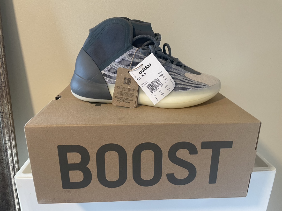 Yeezy QNTM Mono Carbon Size 8 - photo 3