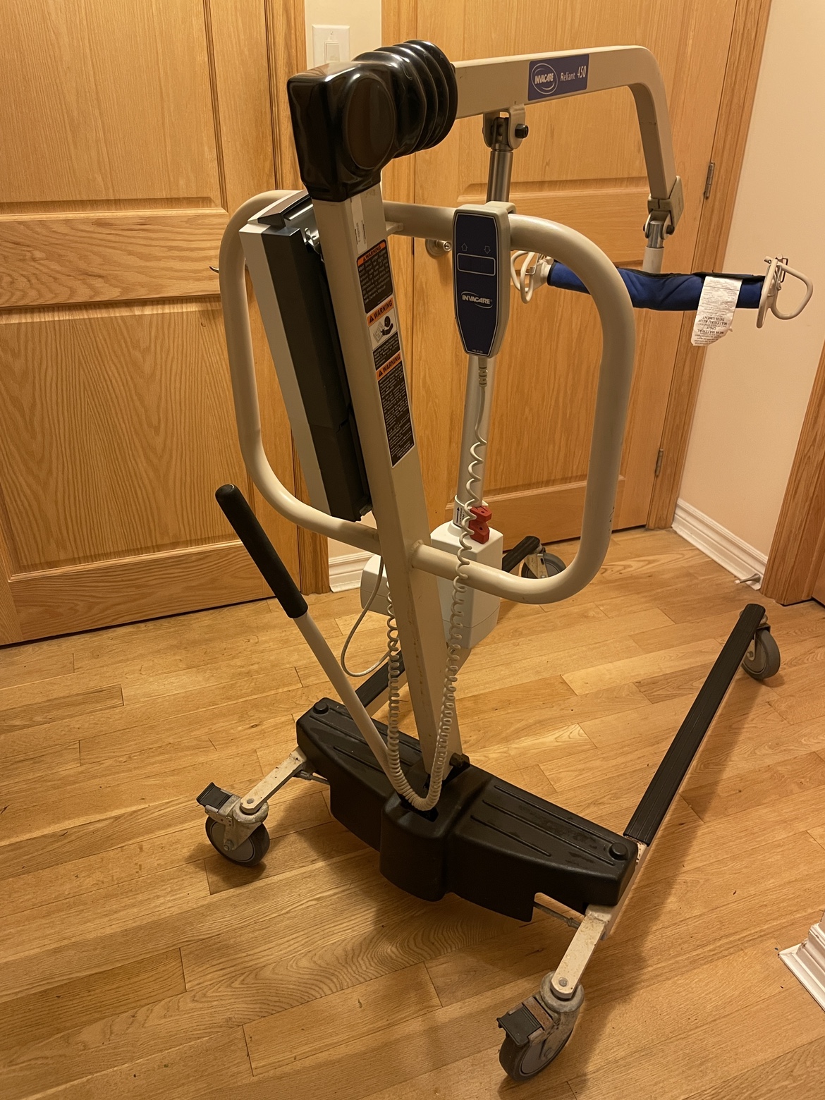 Invacare  Reliant 450 Patient Lift - photo 2