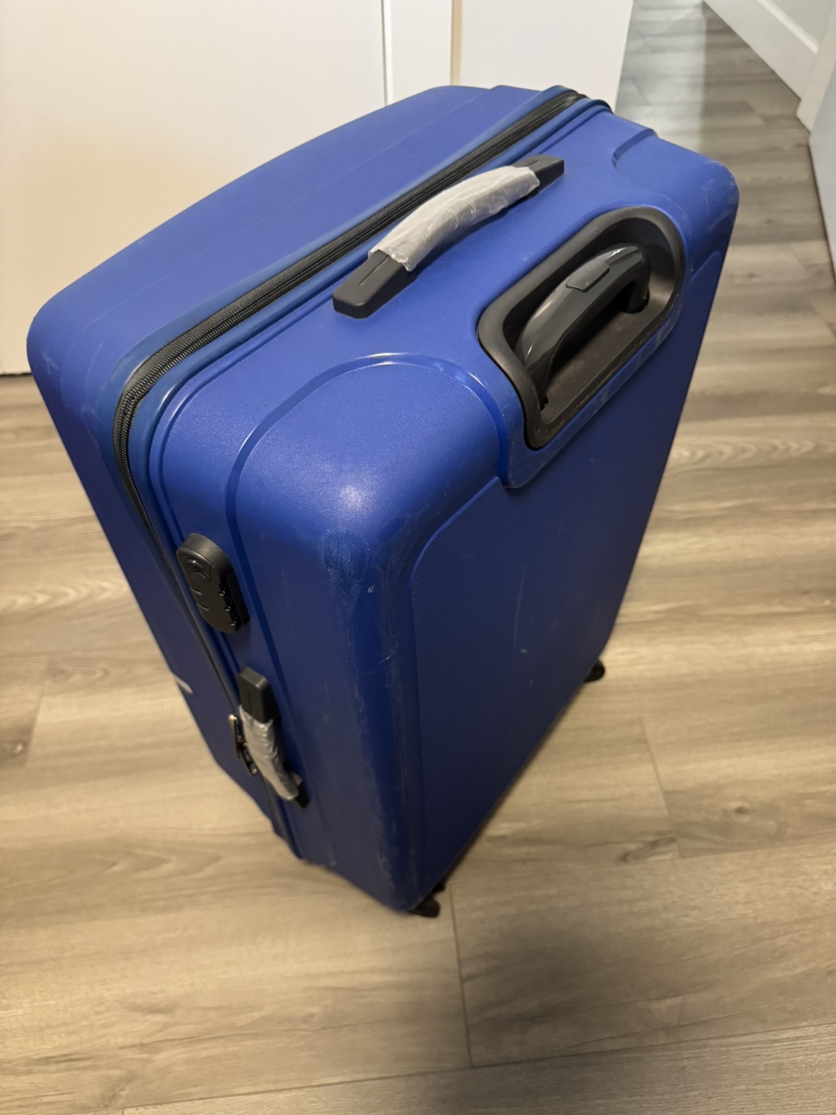 Checked Luggage Piece - photo 2