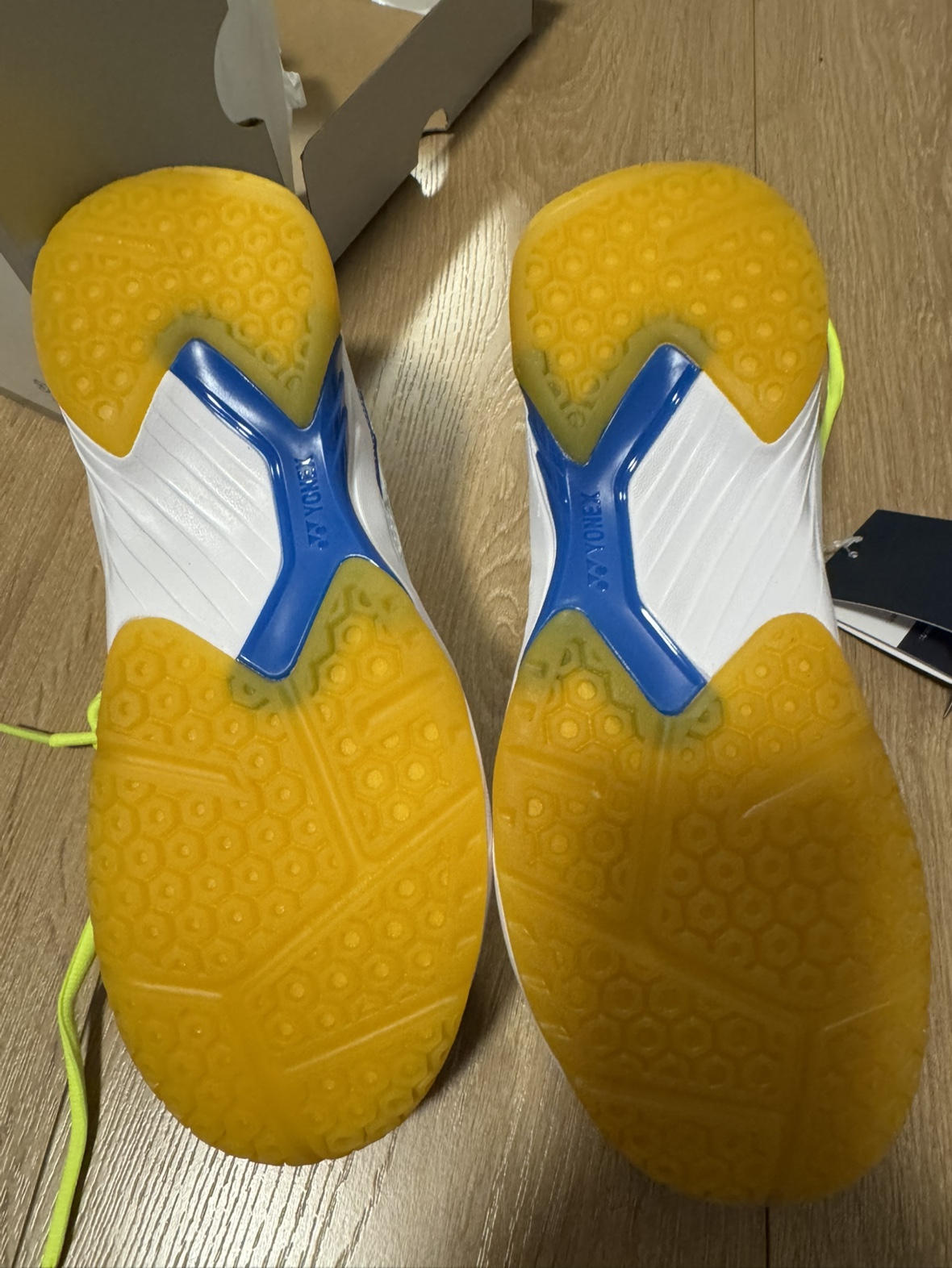 Yonex Badminton Shoes - photo 3