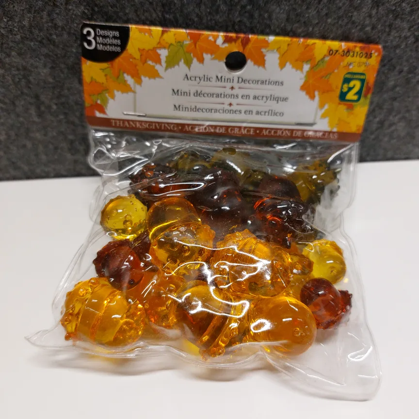 Bundle: Autumn Acrylic Mini Decorations + Sequins image indicator(3)