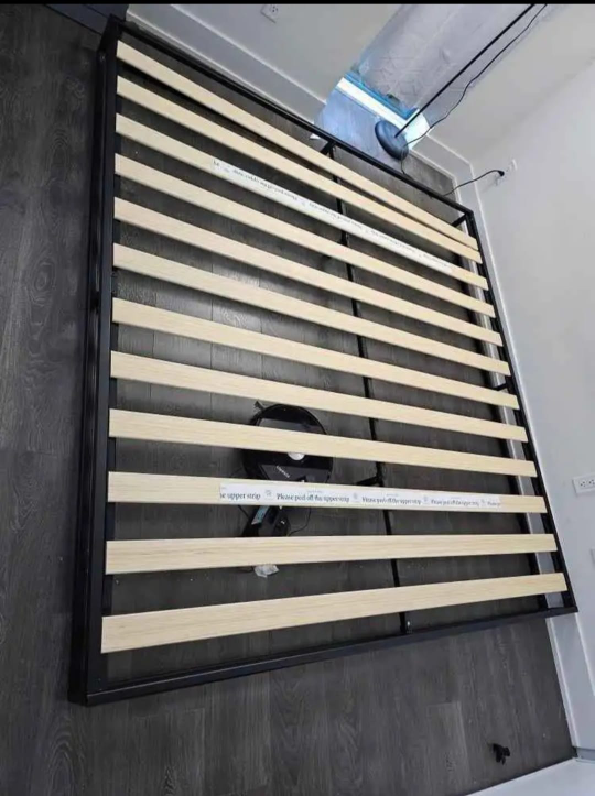 zinus 6 inch metal and wooden bed frame - photo 3