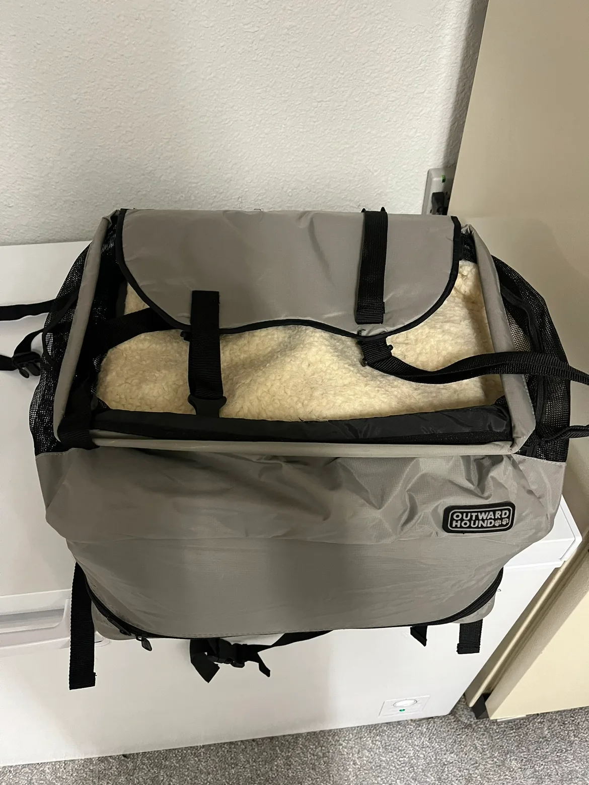 Outward Hound Pet Carrier image indicator(2)