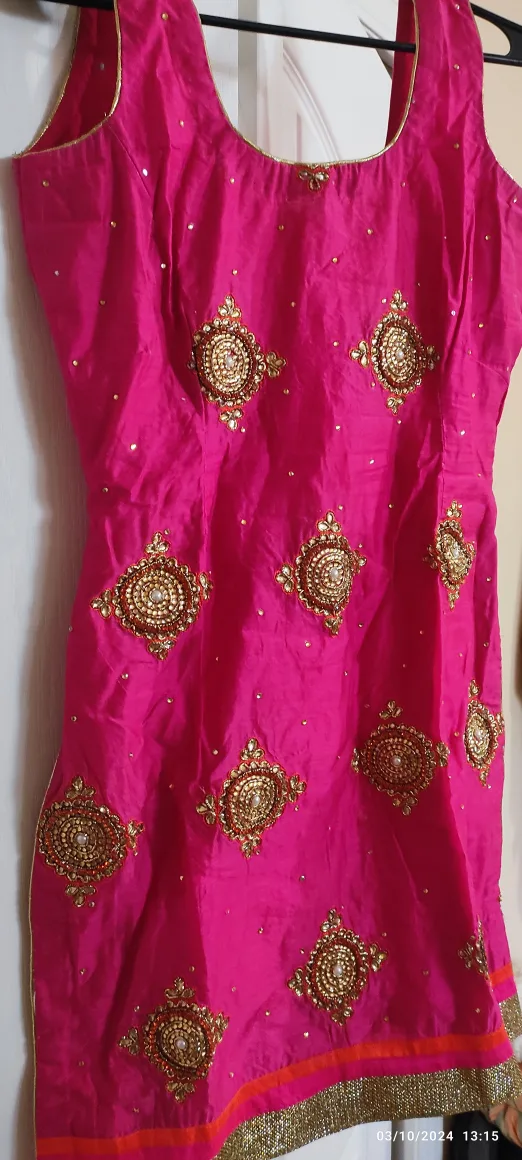 Pink Salwar Kameez Suit thumbnail