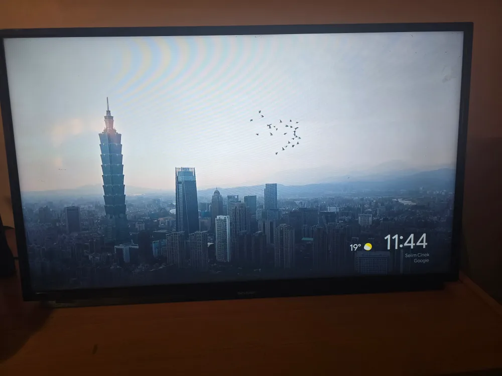 32 inch TV thumbnail