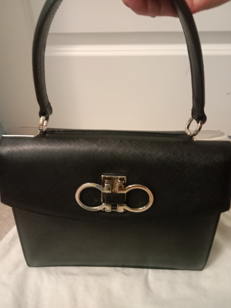 Salvatore Ferragamo Black Leather Handbag (100% Authentic) - photo 3