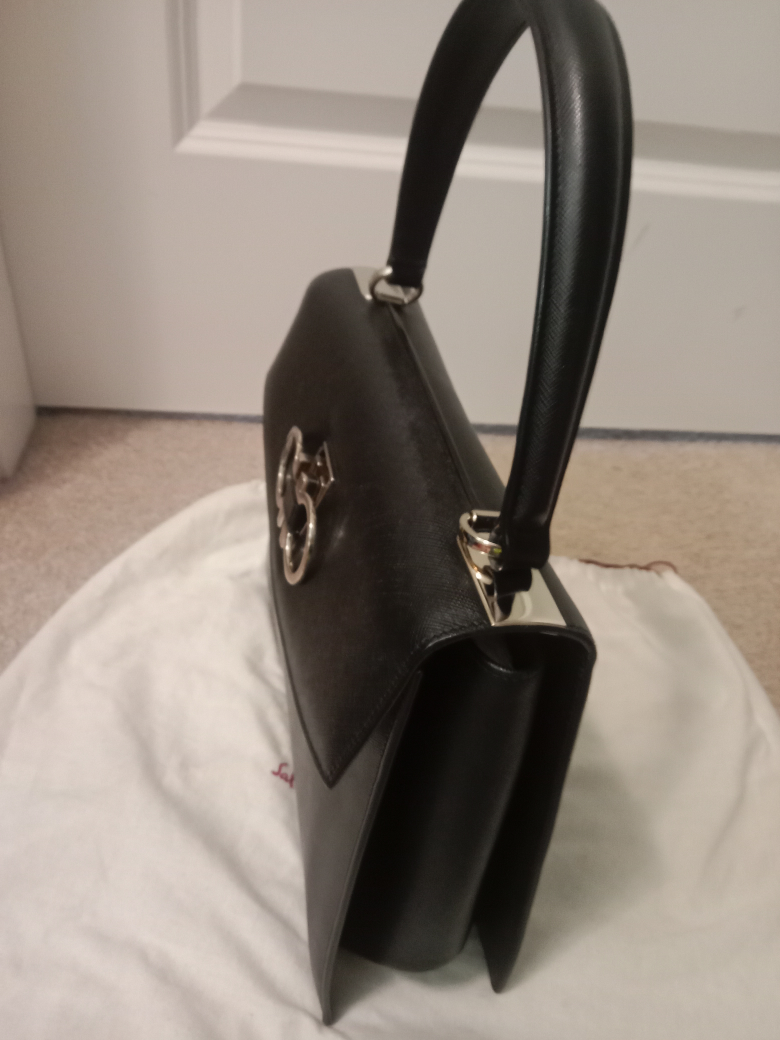 Salvatore Ferragamo Black Leather Handbag (100% Authentic) - photo 5