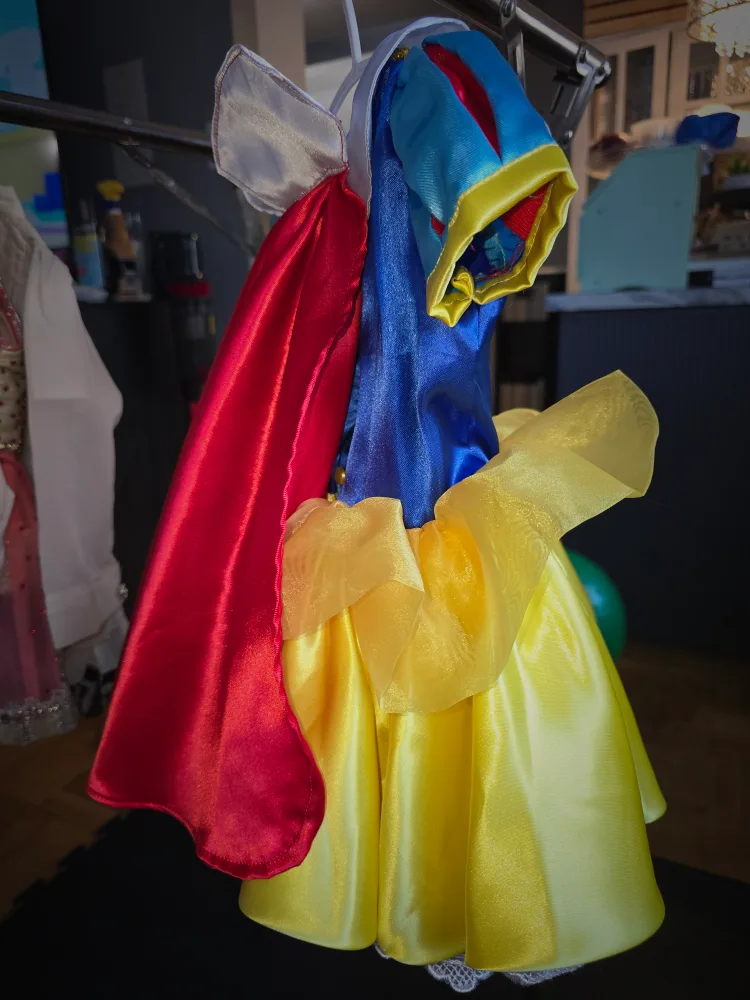 Snow White Costume image indicator(5)