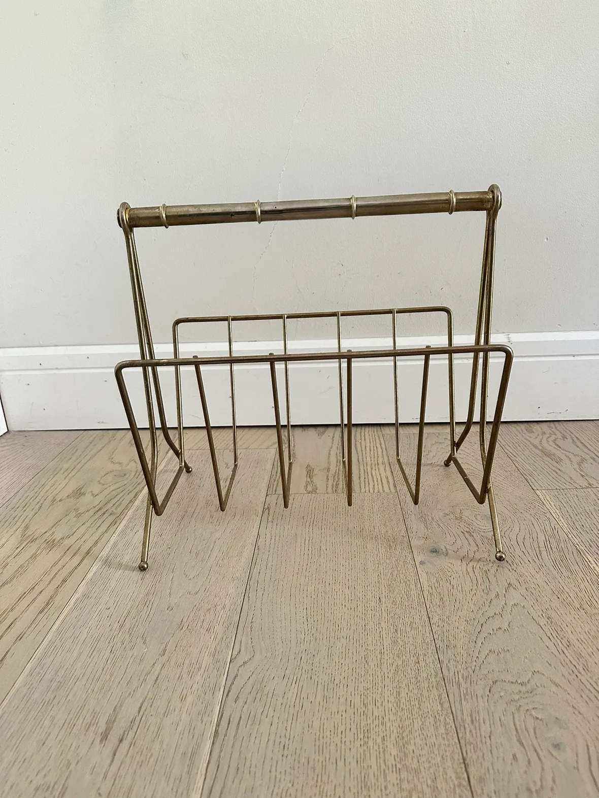 Mid-Century Magazine Rack image indicator(2)