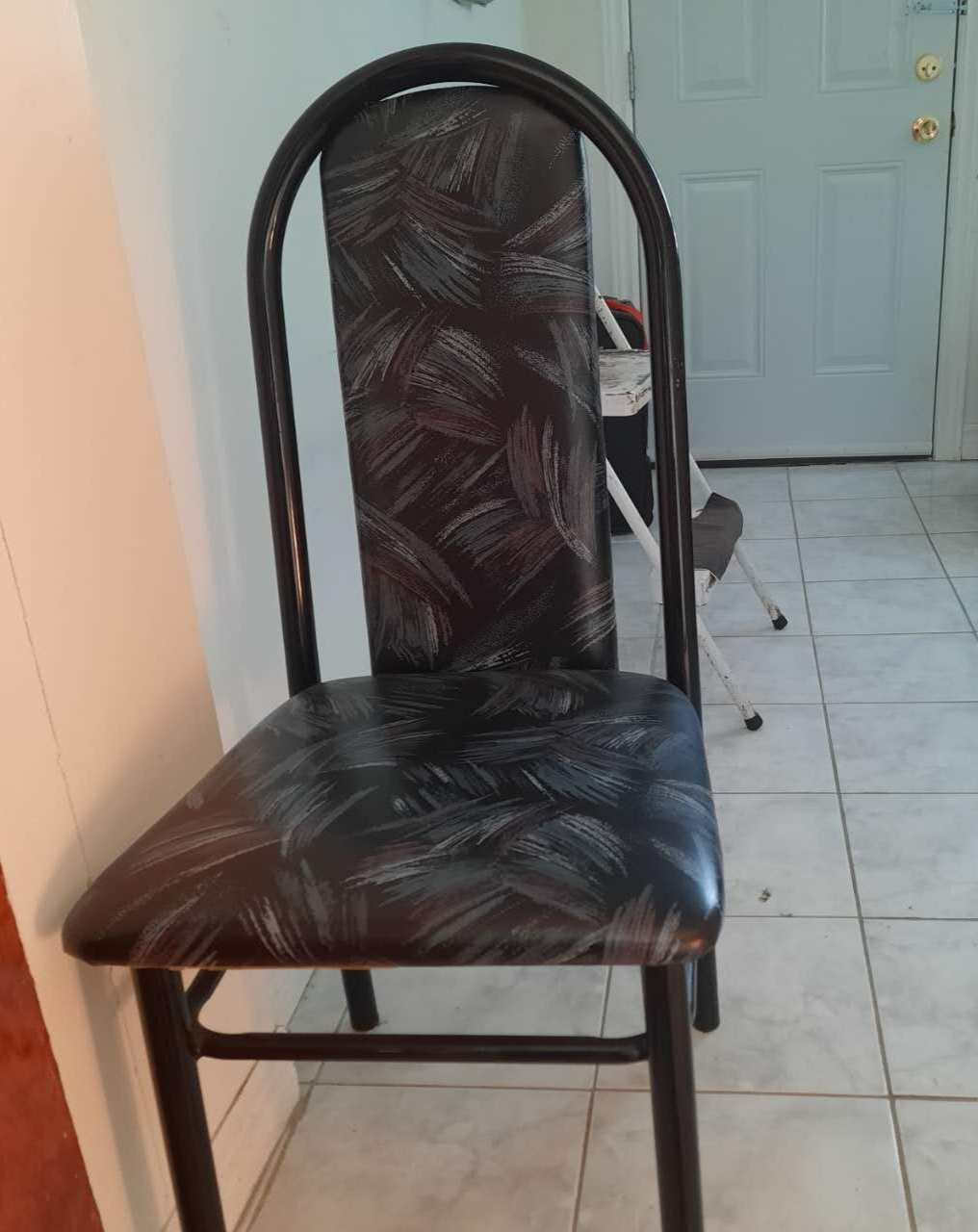 Single dining chair