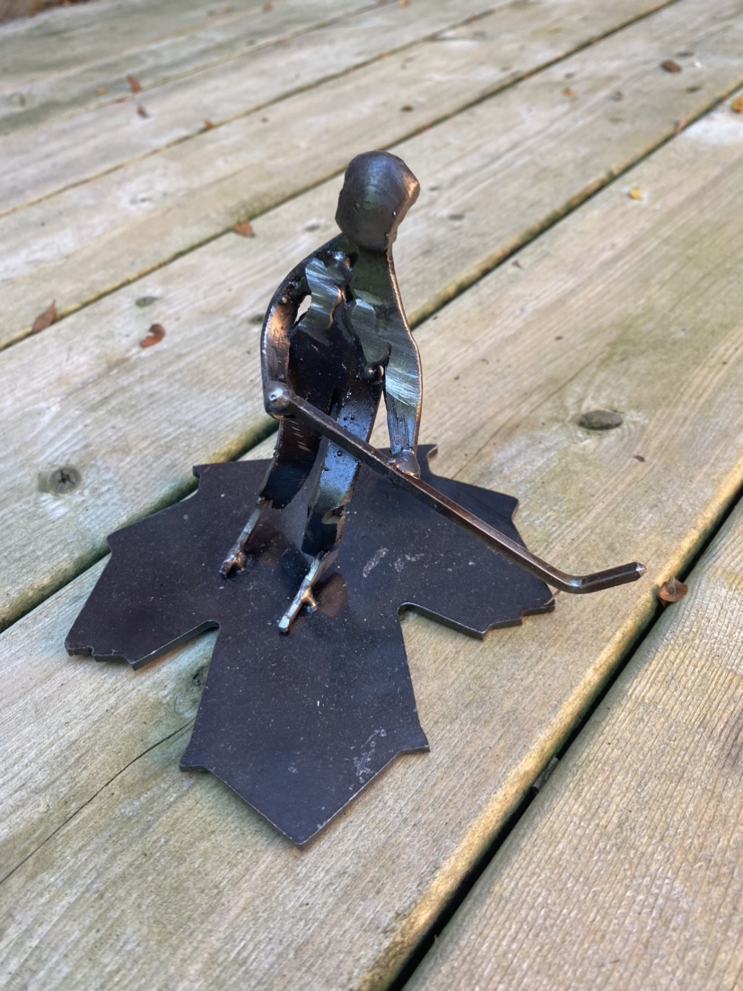 Metal Hockey Player Figurine - photo 2