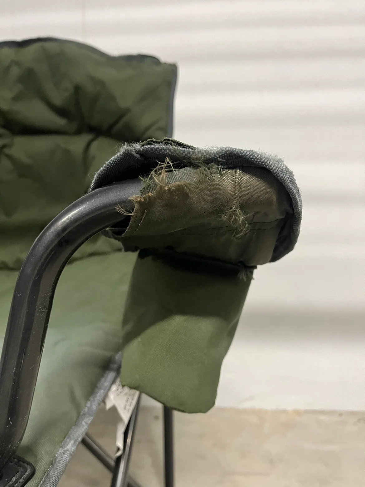 Folding Camping Chair with Cooler image indicator(5)