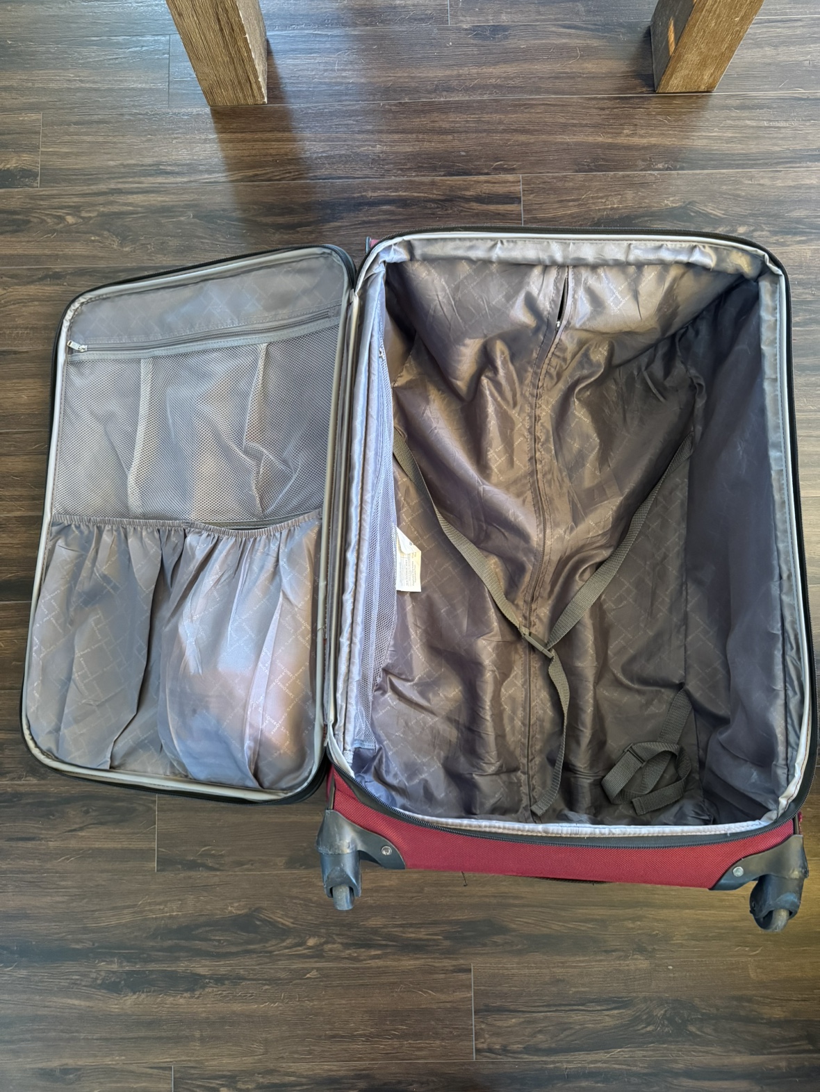 Large used luggage. Perfect for long trips! - photo 4