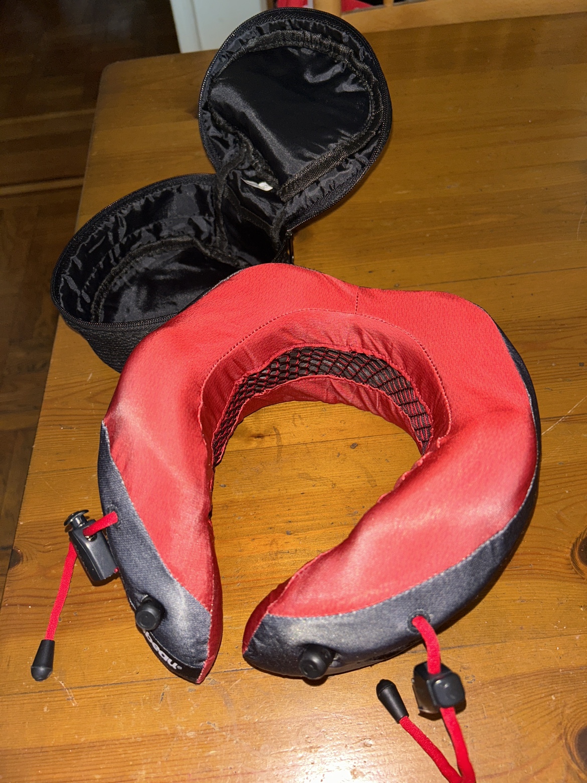 Cabeau Evolution Travel Pillow With Carrying Case