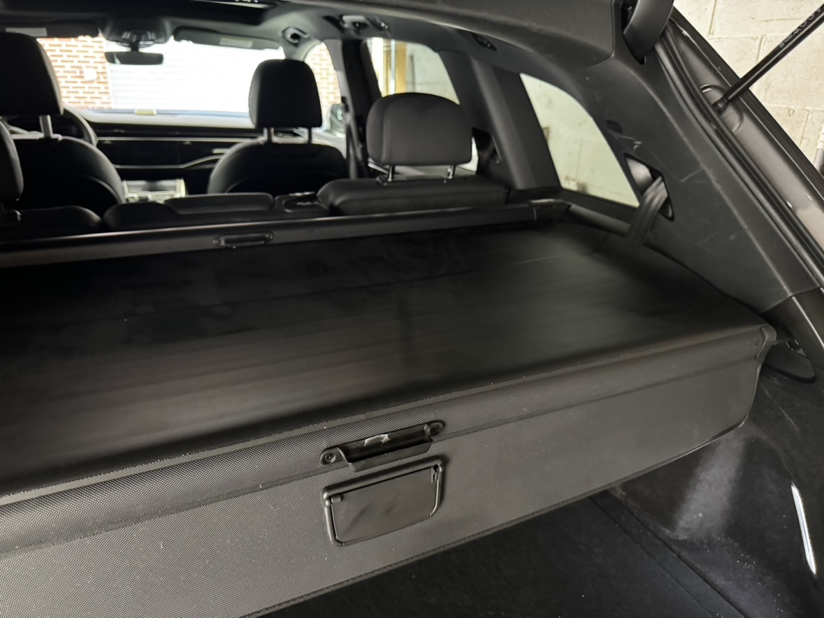 Audi Q7 Cargo Cover