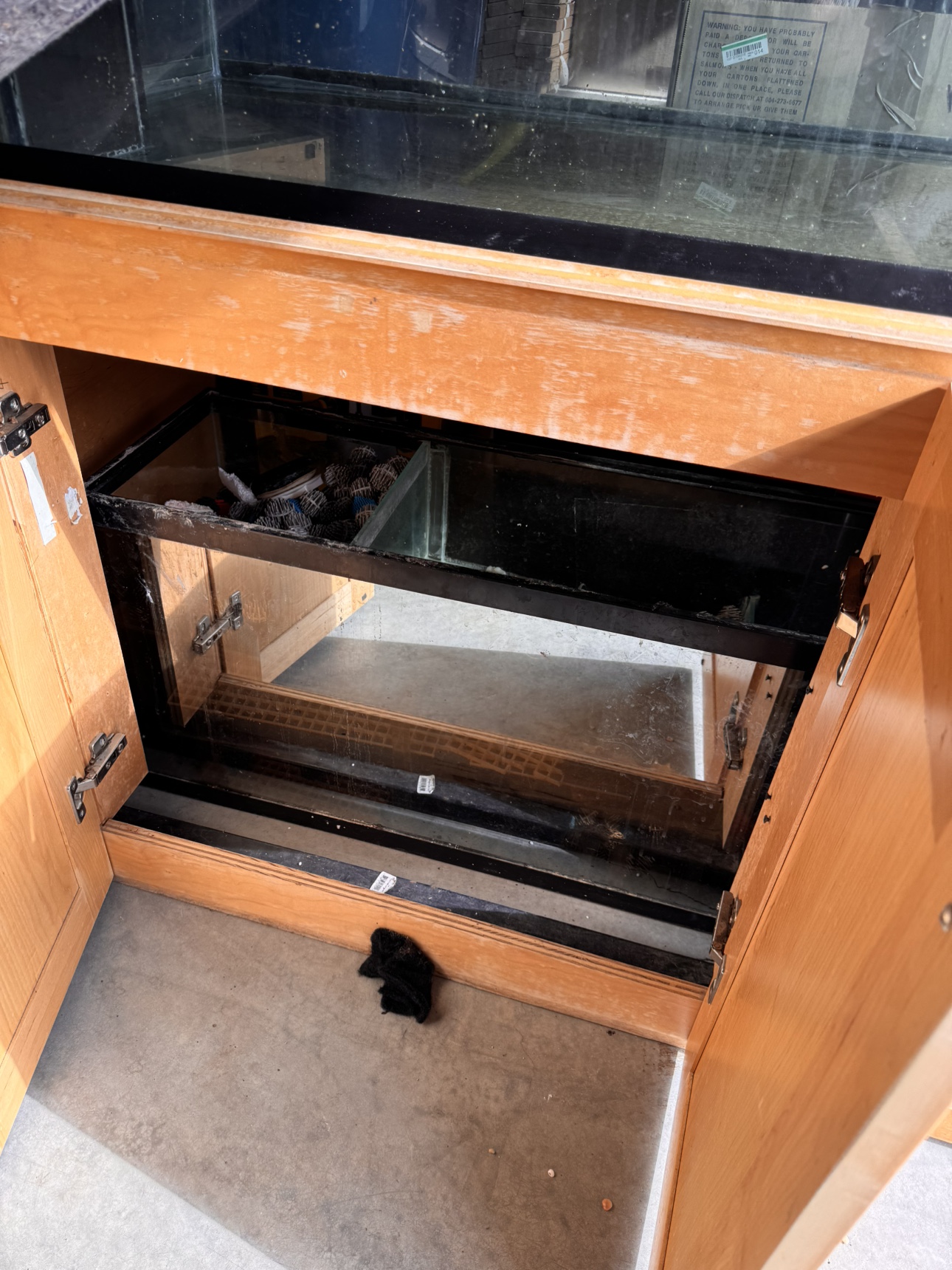 230 gallons aquarium with stand - photo 3