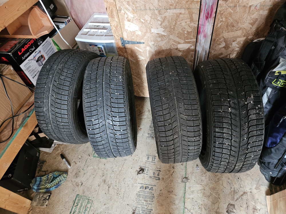 Set of 4 - 235/55R17 Green X-Ice Winter Tires
