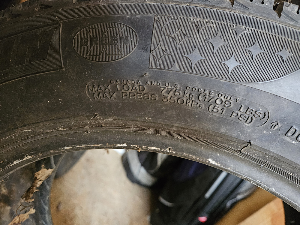 Set of 4 - 235/55R17 Green X-Ice Winter Tires - photo 4
