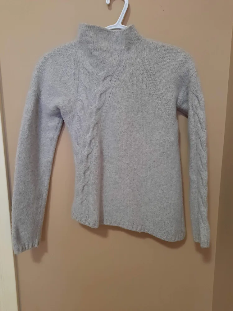 100% Italian cashmere women's sweater thumbnail