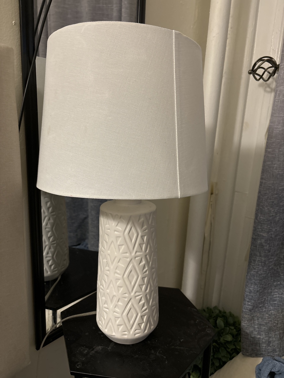 2 night lamps