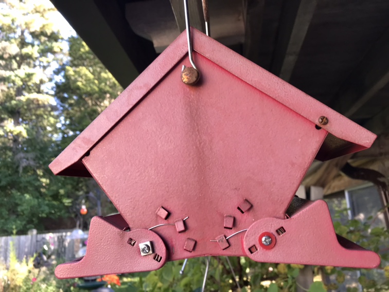 Squirrel proof mini red bird feeder - photo 2