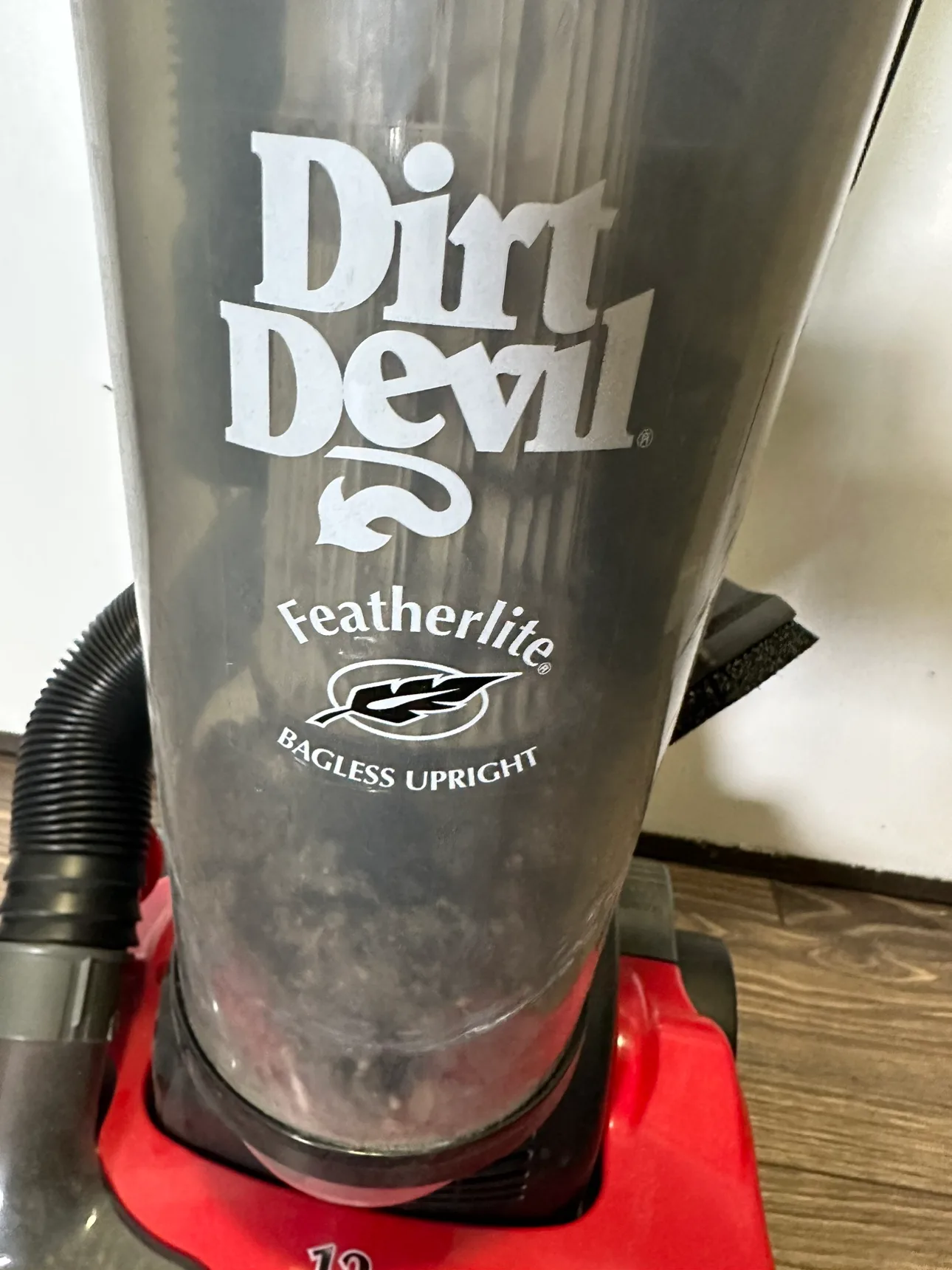 Dirt Devil Featherlite Bagless Upright Vacuum thumbnail