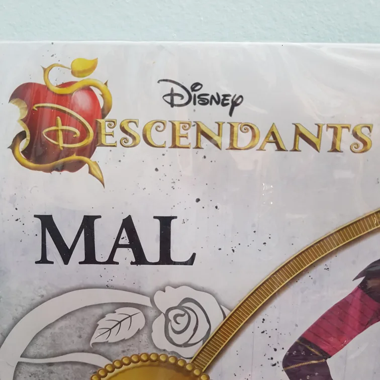 MAL Disney Descendants costume Halloween image indicator(3)