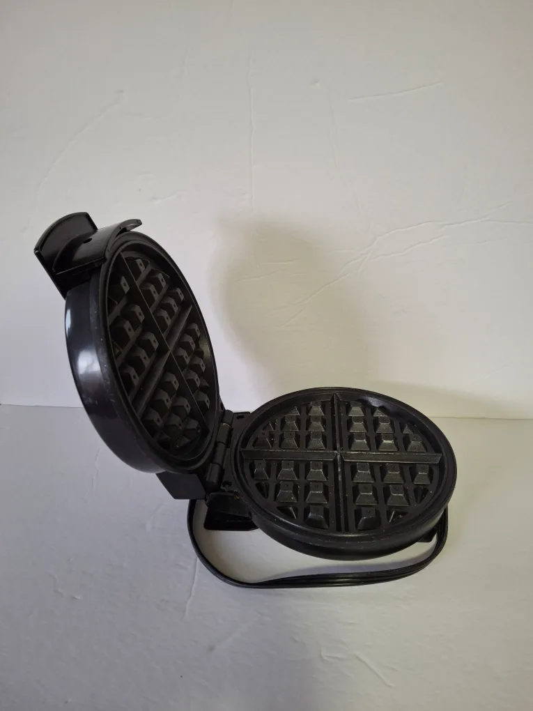 Oster CKSTWF2000 Belgian Waffle Maker image indicator(5)