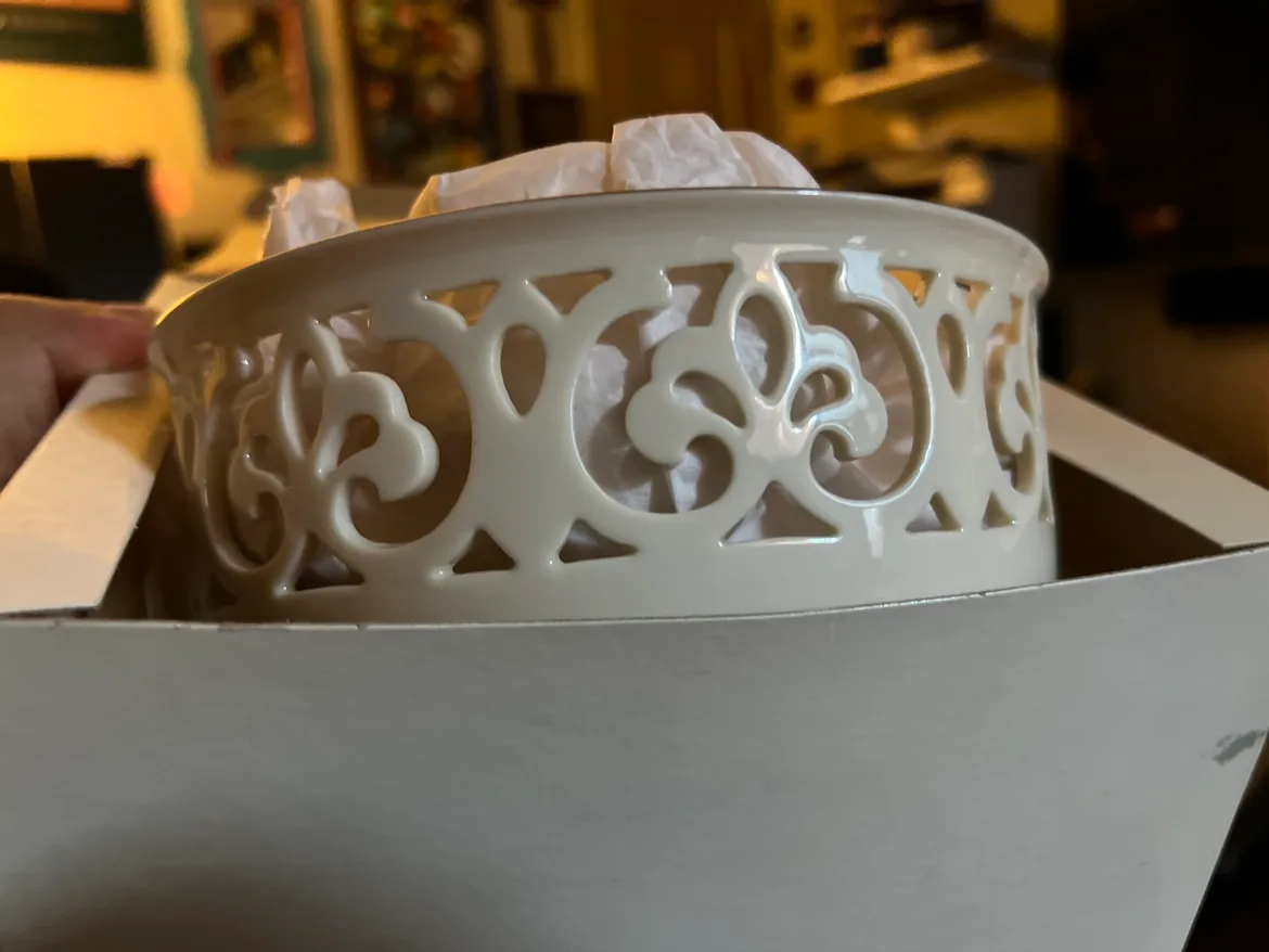 Lenox Elegant Pattern Openwork Brittany Bowl image indicator(3)