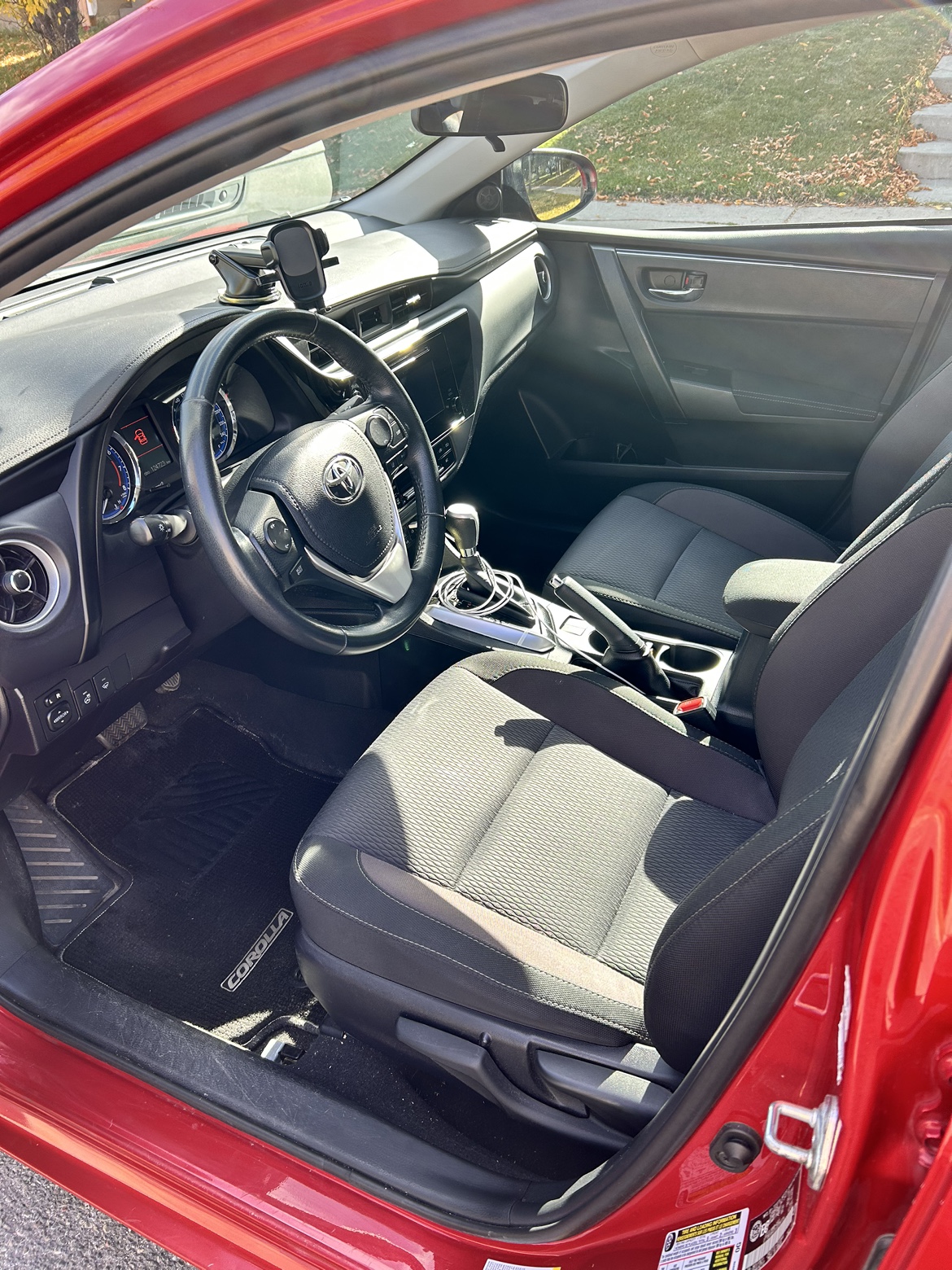 2018 Toyota Corolla LE - photo 4