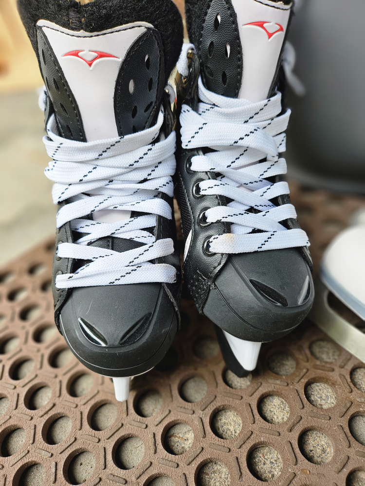 Vico Kids Ice Skates Size Y10 - photo 2