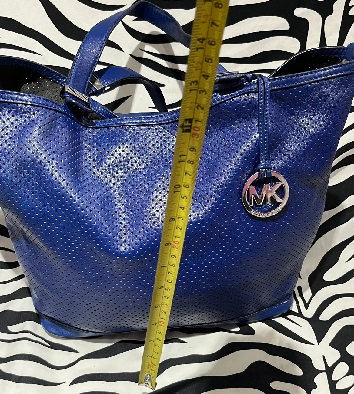 Michael Kors Blue Tote Bag image indicator(6)