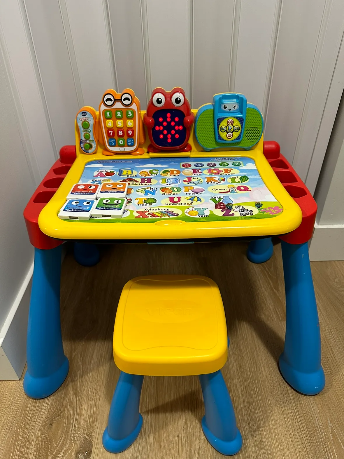 Vtech Activity Table with 20+ Sheets - Great Condition thumbnail