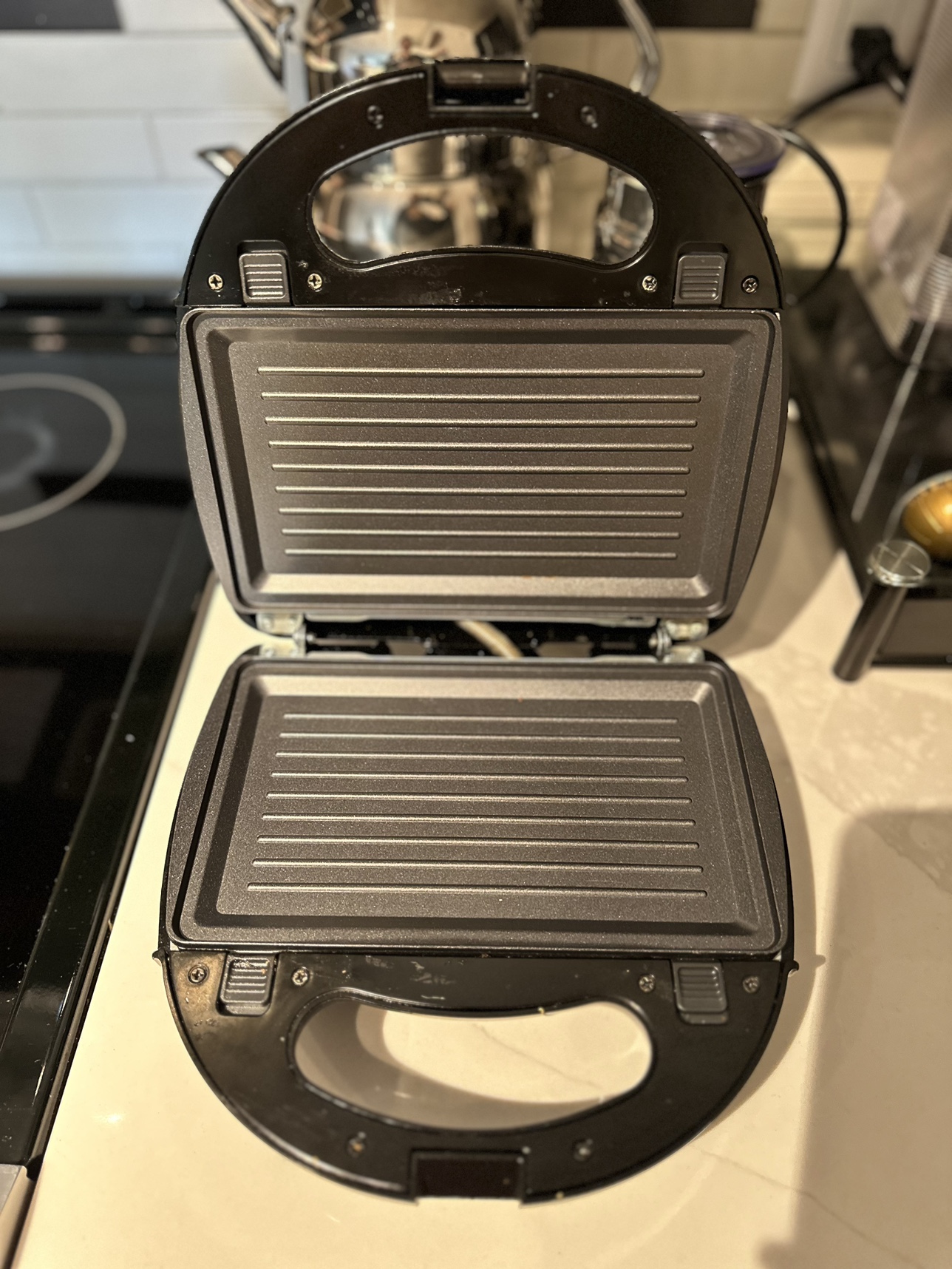 3-in-1 Sandwich Maker, Grill & Waffle Iron - photo 2
