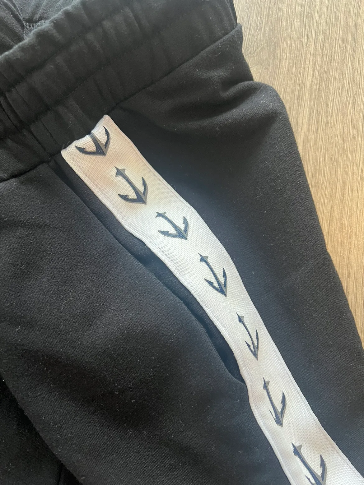 Seattle Kraken Men's Medium Black Sweatpants image indicator(3)